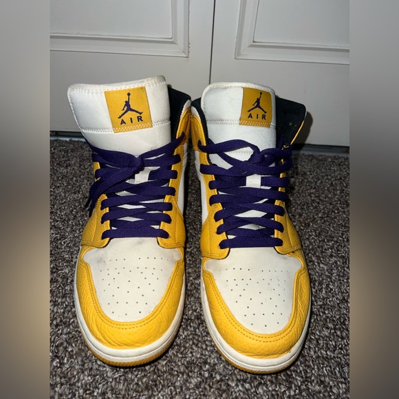 Laker color Jordan 1 Mids. Size 11.5 - Picture 4 of 6